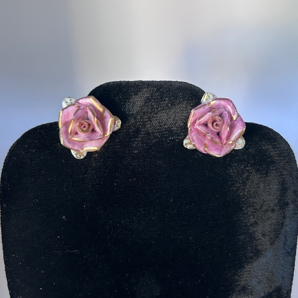 Vintage Porcelain Roses Pink Gold Earrings Screw on Japan 194…​​​​​​